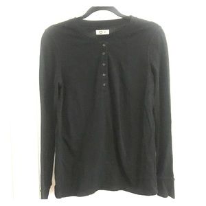 Women’s black casual long sleeve shirt